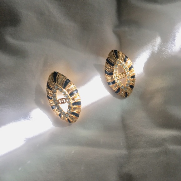 Black & Gold earrings - Picture 3 of 6